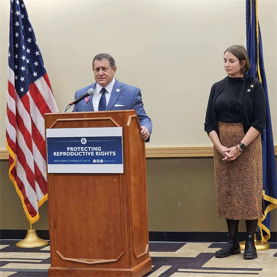 Rep. Morelle stands with leaders from Planned Parenthood at a press conference