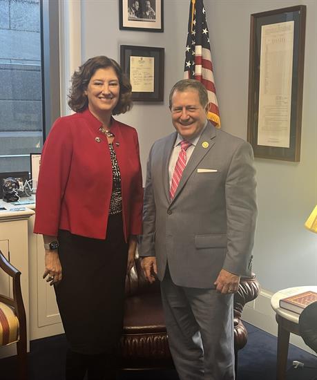 Congressman Morelle stands with the director of NASA's Jet Propulsion Laboratory