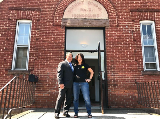 Rep. Morelle visits the Irondequoit Community Cupboard