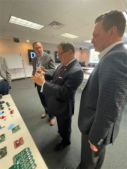 Rep. Morelle tours D3 Engineering