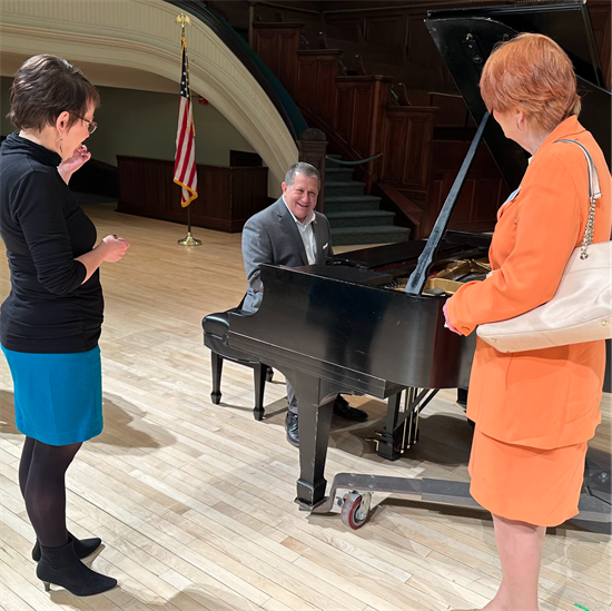 Rep. Morelle visits the Hochstein School