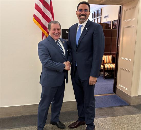 Congressman Morelle stands with SUNY Chancellor King