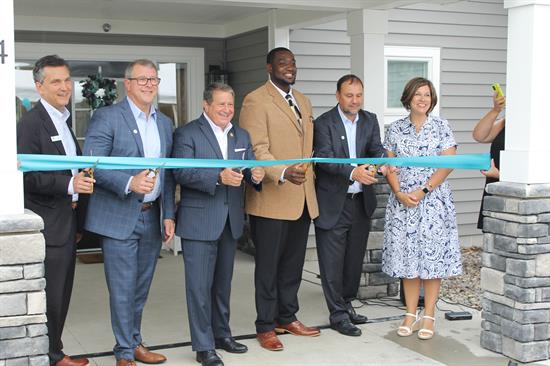 Congressman Morelle and Heritage Christian Services cut the ribbon on their new facility.